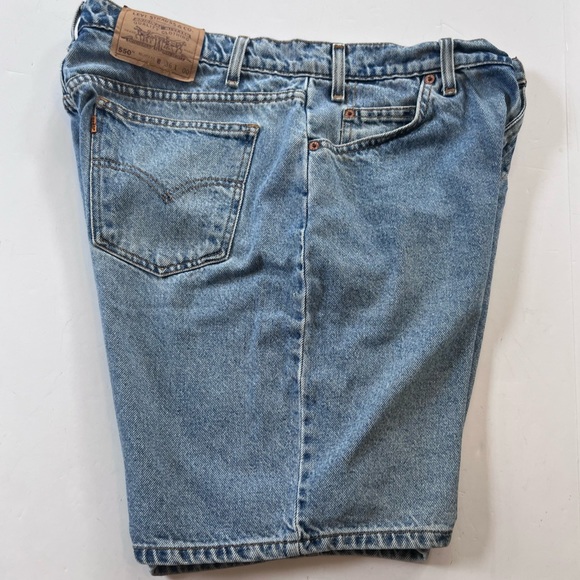 ❌SOLD❌ Relaxed Levi 550 Shorts - Picture 6 of 9